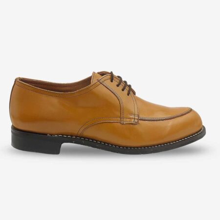 Side front view of Bishop Derby lace-up shoes in genuine leather in light tan colour.