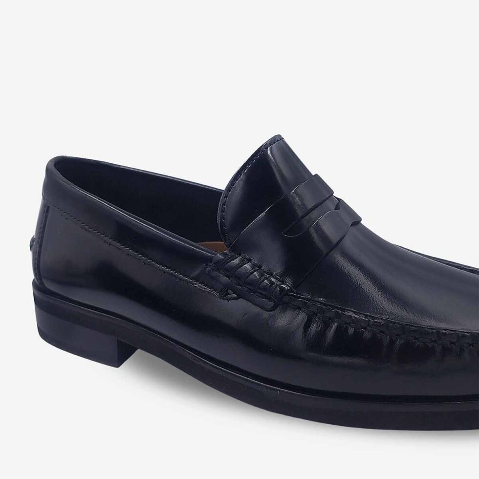 Close-up of Florsheim Berkley Flex Black Moccasin Shoes.