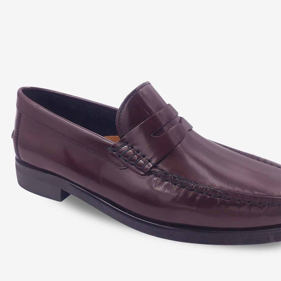 Close-up of Florsheim Berkley Flex Burgundy Moccasin Shoes.