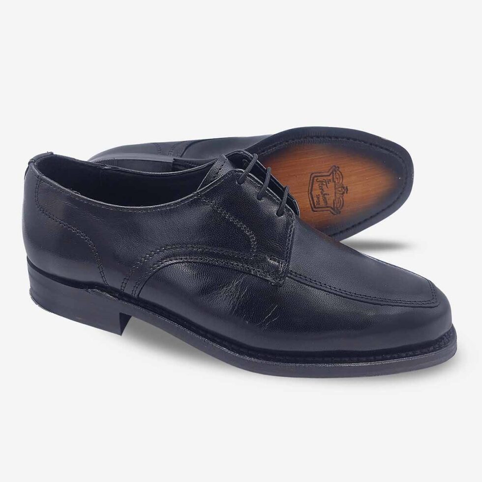 Angled view showing sole of Florsheim Richfield Derby in Black.